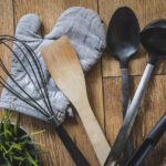 kitchen, glove, plate-2871400.jpg